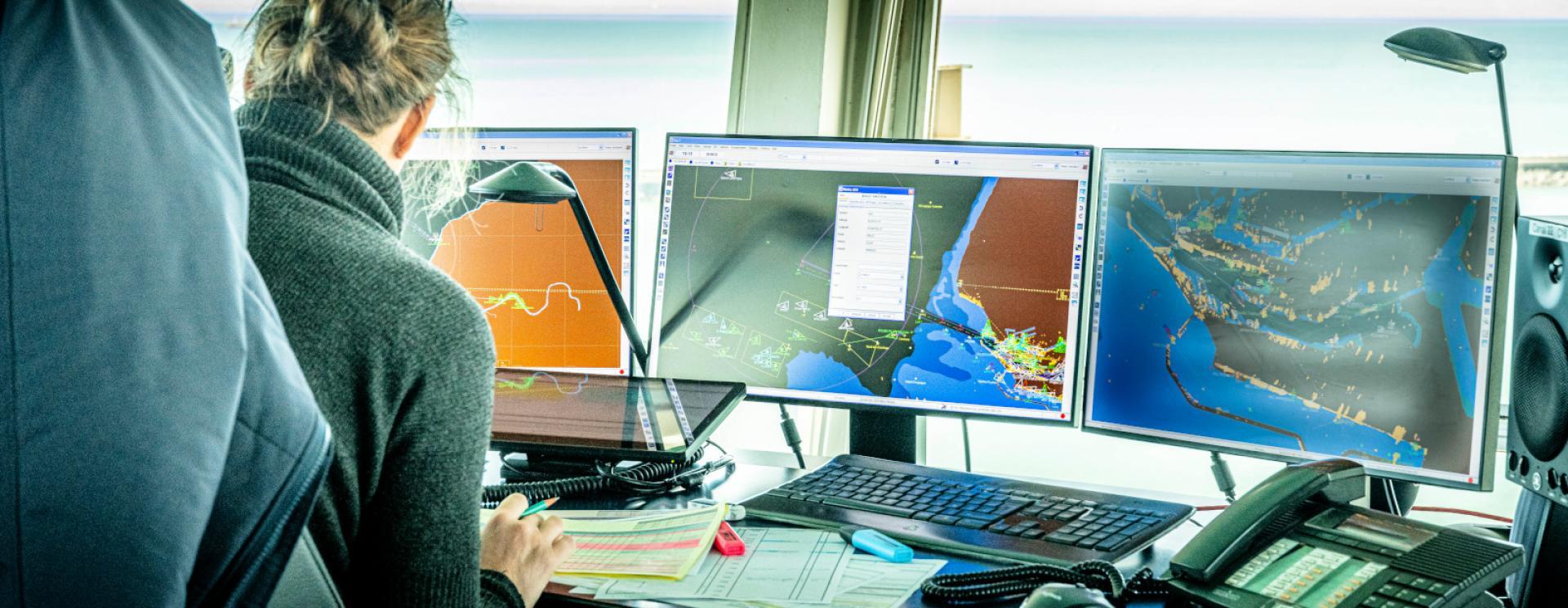 Poste de contrôle de la tour radar du port du Havre