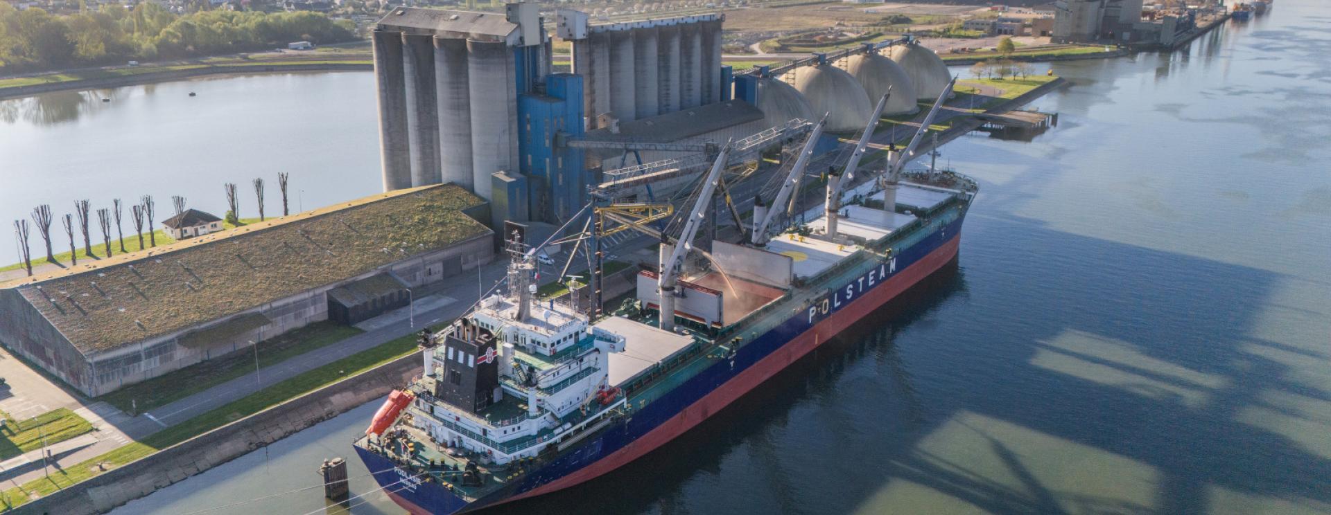  Chargement sur un vraquier