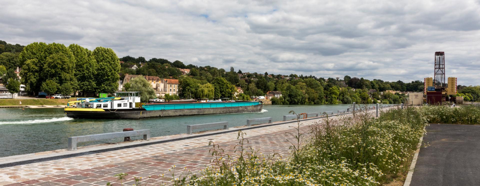 Quai à usage partagé (QUP). Travaux de réaménagement du port de Corbeil-Saint-Nicolas