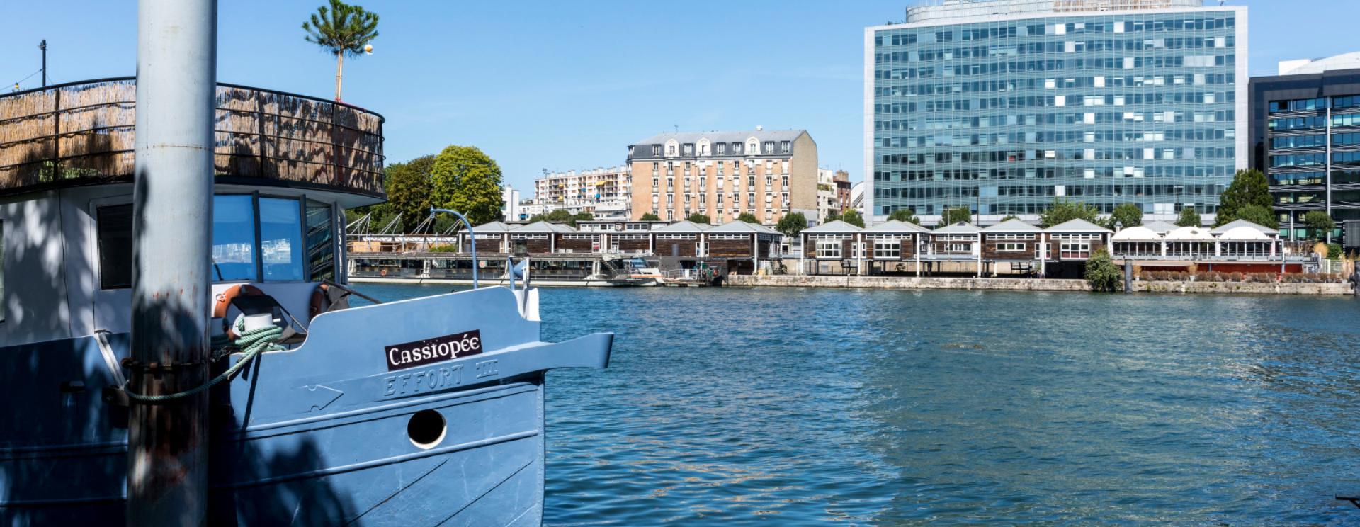 Vue depuis la Seine du port Legrand