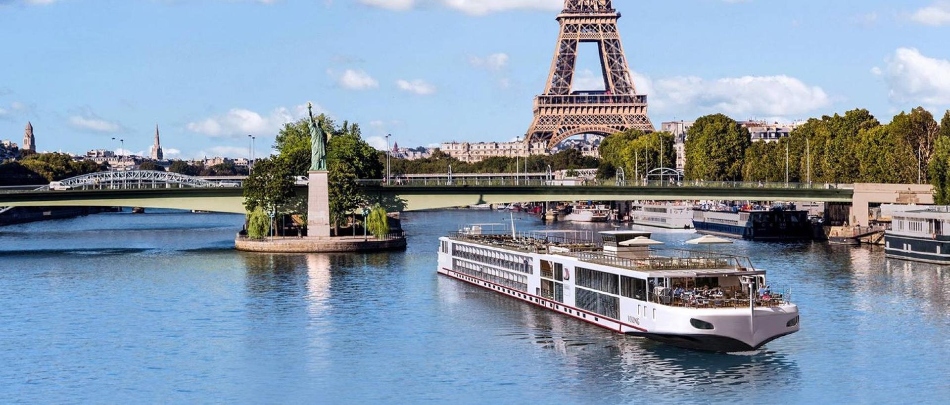 Bateau de croisière fluviale sur la Seine à Paris - Agrandir l'image, fenêtre modale
