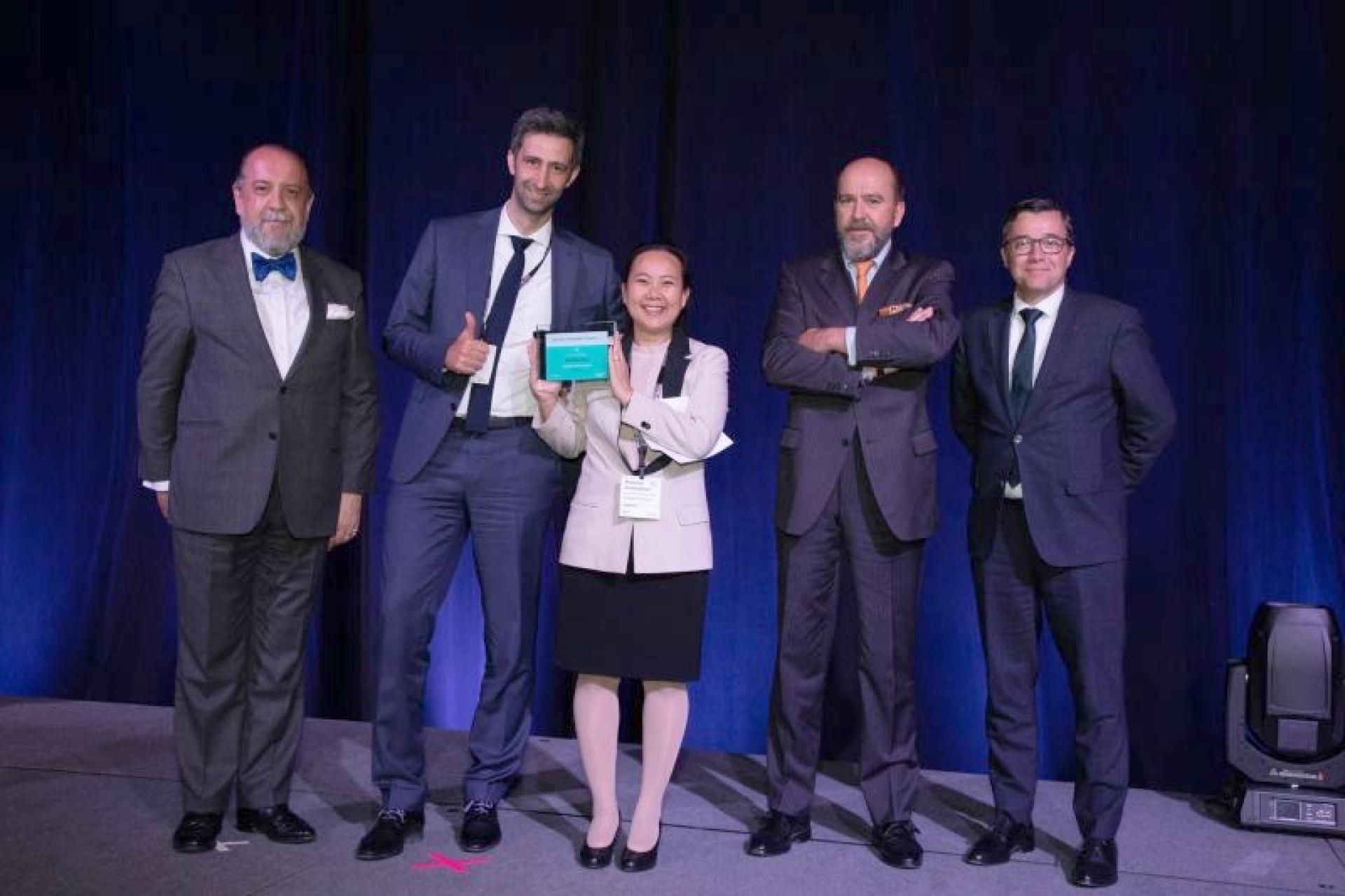 Remise du prix "IAPH Sustainability" aux World Ports Conference 2022 pour HAROPA PORT et ses ports partenaires avec le projet collaboratif PASSport - Enlarge image, modal window