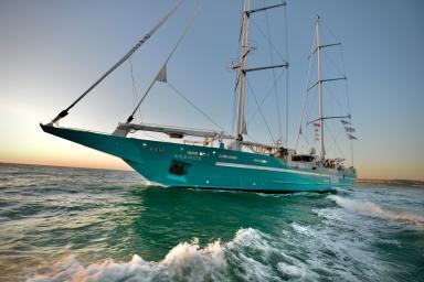 Anemos en mer arrivant au port du Havre - Agrandir l'image, fenêtre modale