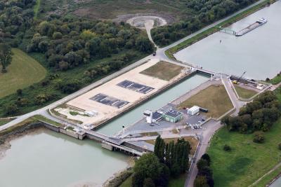 Aire de carénage des écluses de Tancarville - Agrandir l'image 5 sur 6, fenêtre modale