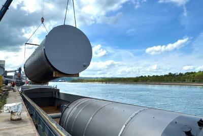 Barge ACONIT transportant des colis lourds pour le port de Nanterre - Agrandir l'image 4 sur 6, fenêtre modale