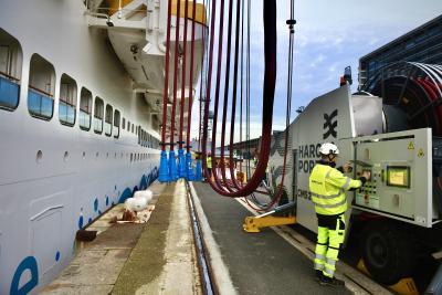 Agrandir l'image 2 sur 6, fenêtre modale