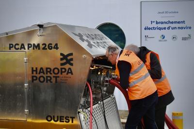 1er branchement RENAQ au Havre - Enlarge image 1 of 3, modal window