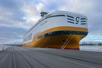 Escale inaugurale au Havre du Grande Svezia, navire à quai - Agrandir l'image 1 sur 3, fenêtre modale