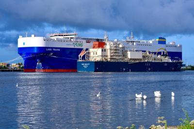 HAROPA PORT_Soutage en GNL sur le terminal roulier du Havre - Enlarge image 2 of 3, modal window