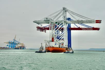 Arrivée de nouveaux portiques au port du Havre - Enlarge image, modal window