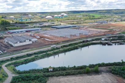 Construction d'entrepôts chez Sénalia édifié sur l’ancienne friche de la raffinerie Pétroplus de Petit-Couronne, en Seine-Maritime - Enlarge image, modal window