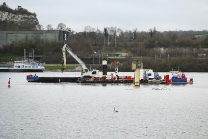 Dragage sur la commune de Limay-Porcheville - Agrandir l'image, fenêtre modale