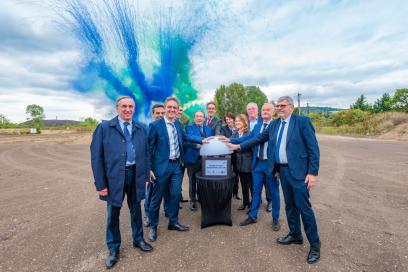 Pose de la première pierre de PSMO - Agrandir l'image, fenêtre modale