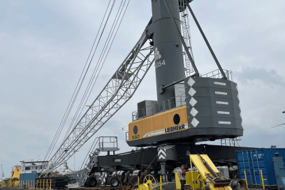 Nouvelle grue portuaire sur le terminal de Radicatel - Agrandir l'image, fenêtre modale