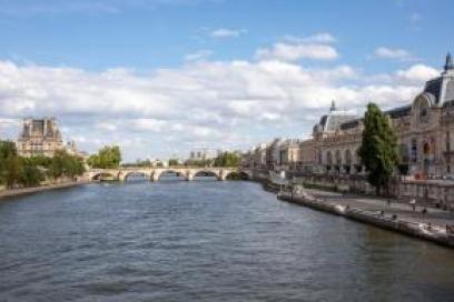 Vue de la Seine dans Paris - Agrandir l'image, fenêtre modale