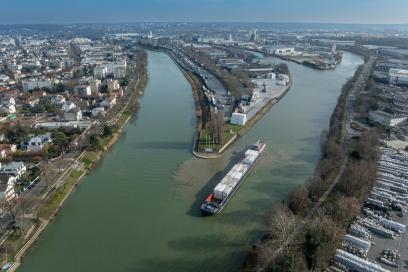 Vue aérienne sur le port de Bonneuil-sur-Marne - Agrandir l'image, fenêtre modale