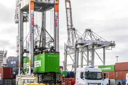 Nouveaux cavaliers de la société GMP au port du Havre - Enlarge image, modal window