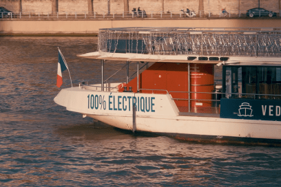 Parade du défilé sur la Seine des bateaux des JO 2024 - Agrandir l'image, fenêtre modale