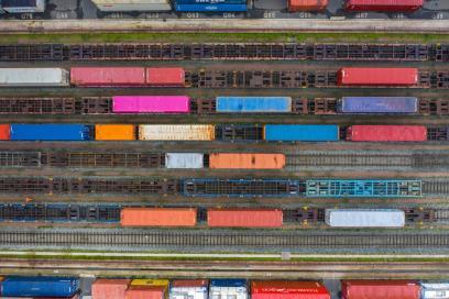 Trains sur voies ferrées - Agrandir l'image, fenêtre modale