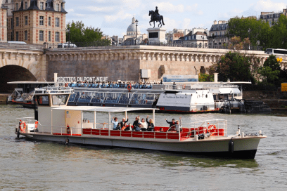 Vedette Rocca en Seine à Paris - Agrandir l'image, fenêtre modale