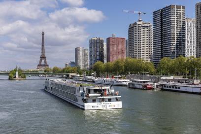 Vue de la Seine au Port Javel Haut à Paris - Enlarge image, modal window