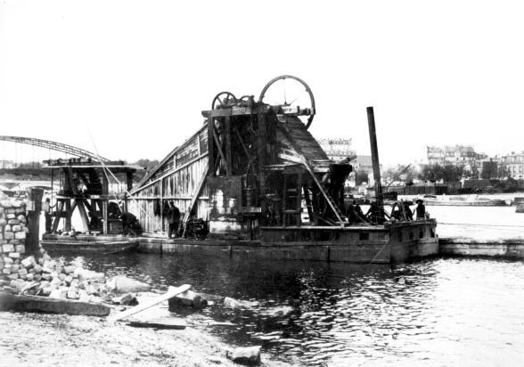 Engin de manutention sur le port de paris - Agrandir l'image, fenêtre modale