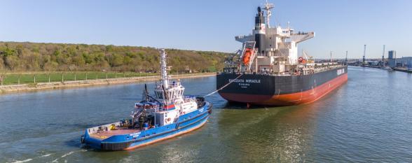 remorqueur d'un Vraquier panamax - Agrandir l'image, fenêtre modale