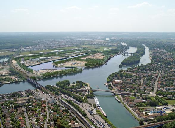 Vue aérienne de la plaine d'Achères en Yvelines où se situera le futur Port Seine Métropole Ouest - Agrandir l'image, fenêtre modale